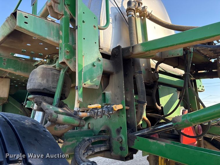 image for item FK1007 2011 John Deere 4830 sprayer