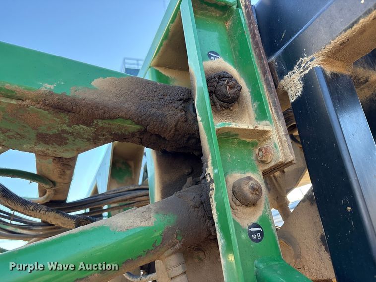 image for item FK1007 2011 John Deere 4830 sprayer