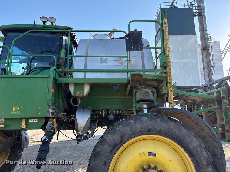 image for item FK1007 2011 John Deere 4830 sprayer
