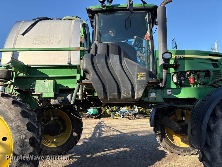 image for item FK1007 2011 John Deere 4830 sprayer