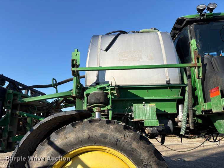 image for item FK1007 2011 John Deere 4830 sprayer