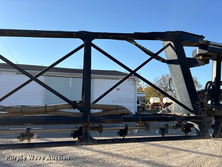 image for item FK1007 2011 John Deere 4830 sprayer