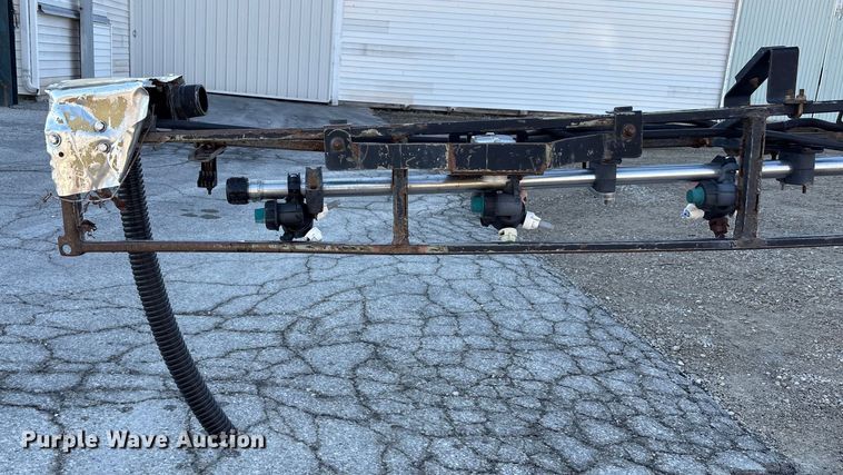 image for item FK1007 2011 John Deere 4830 sprayer