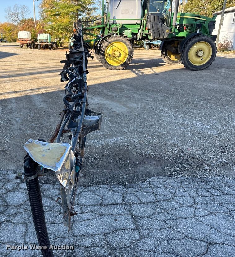 image for item FK1007 2011 John Deere 4830 sprayer