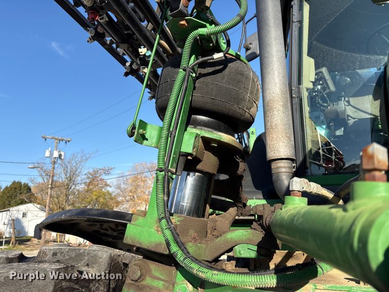 image for item FK1007 2011 John Deere 4830 sprayer