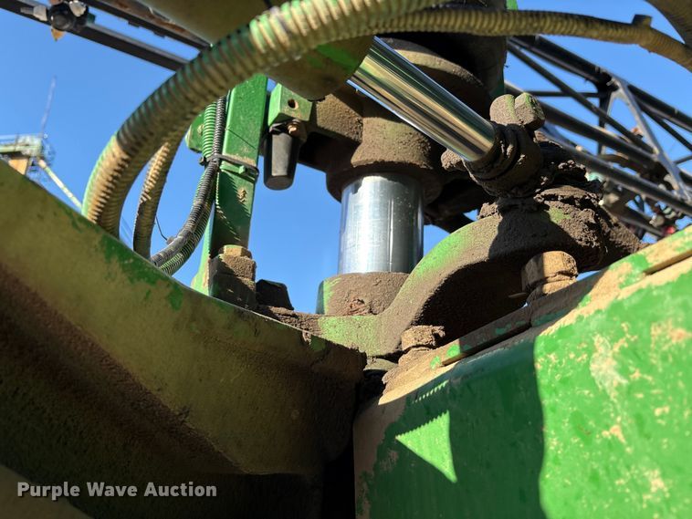 image for item FK1007 2011 John Deere 4830 sprayer