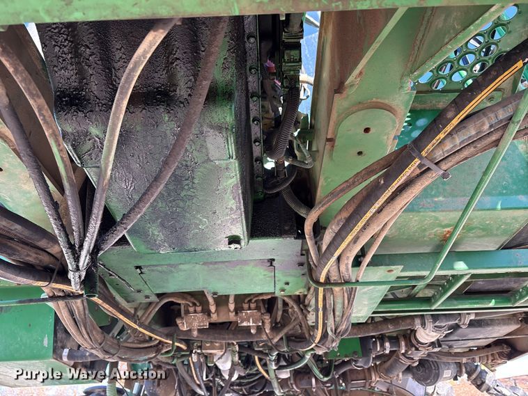 image for item FK1007 2011 John Deere 4830 sprayer