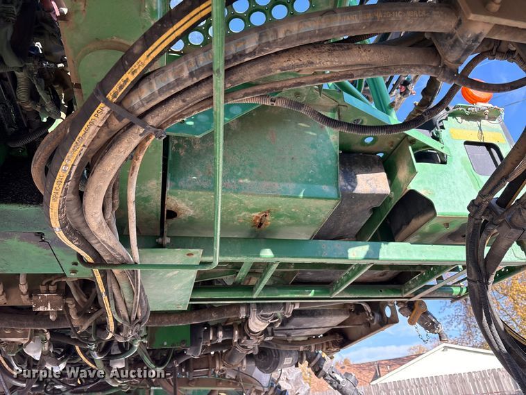 image for item FK1007 2011 John Deere 4830 sprayer