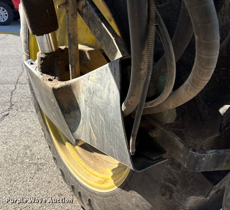 image for item FK1007 2011 John Deere 4830 sprayer