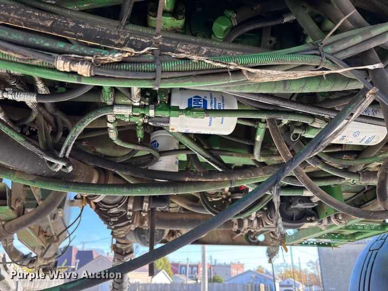 image for item FK1007 2011 John Deere 4830 sprayer