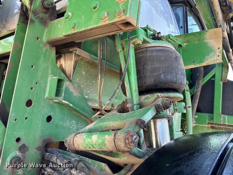 image for item FK1007 2011 John Deere 4830 sprayer