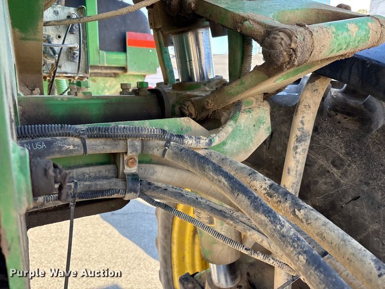 image for item FK1007 2011 John Deere 4830 sprayer
