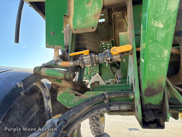 image for item FK1007 2011 John Deere 4830 sprayer
