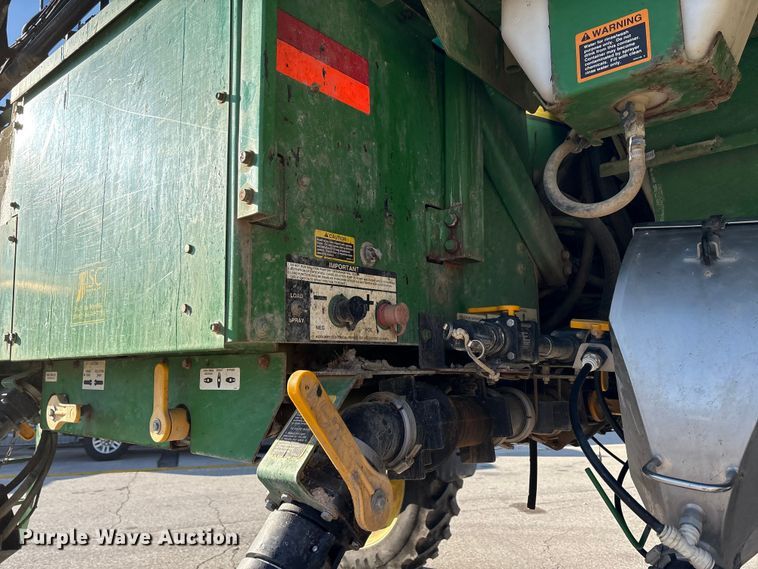 image for item FK1007 2011 John Deere 4830 sprayer