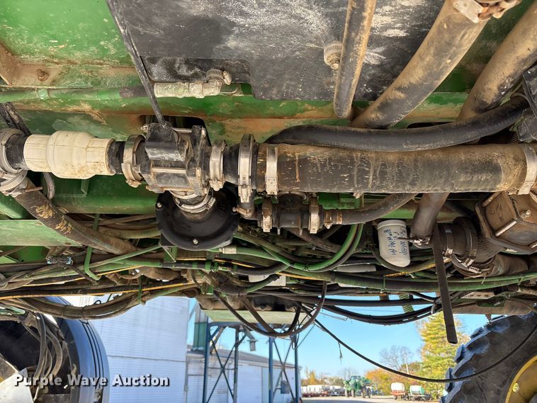 image for item FK1007 2011 John Deere 4830 sprayer