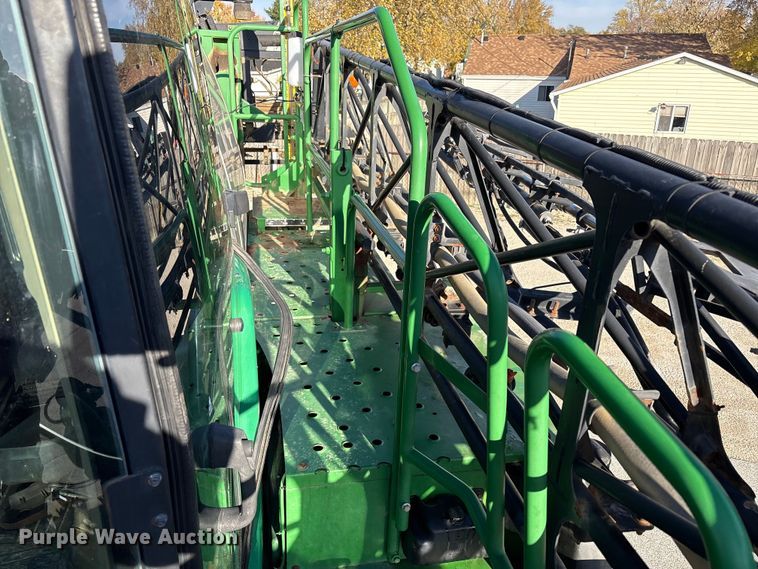 image for item FK1007 2011 John Deere 4830 sprayer
