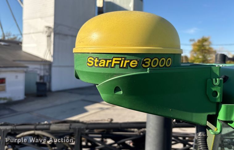 image for item FK1007 2011 John Deere 4830 sprayer