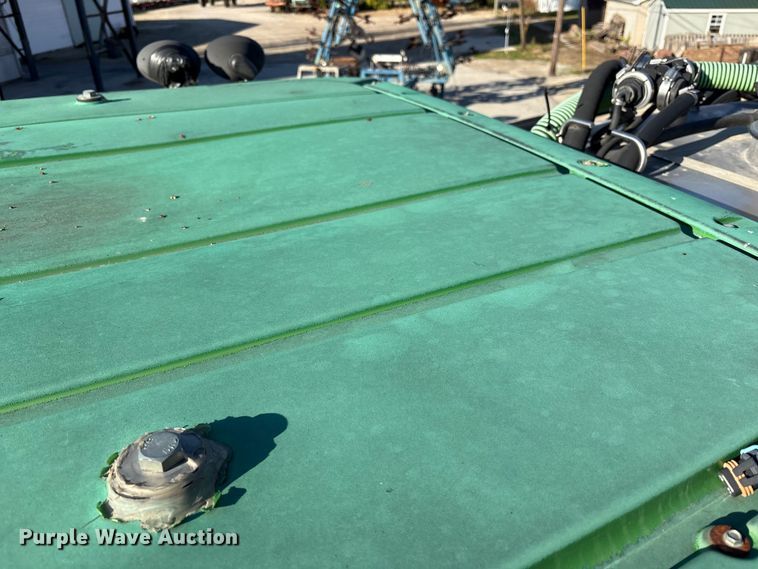 image for item FK1007 2011 John Deere 4830 sprayer