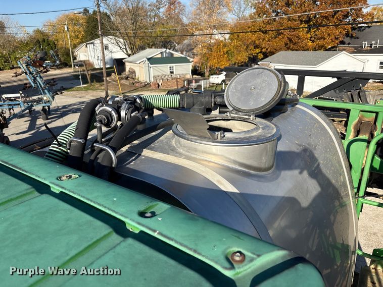 image for item FK1007 2011 John Deere 4830 sprayer