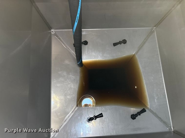 image for item FK1007 2011 John Deere 4830 sprayer