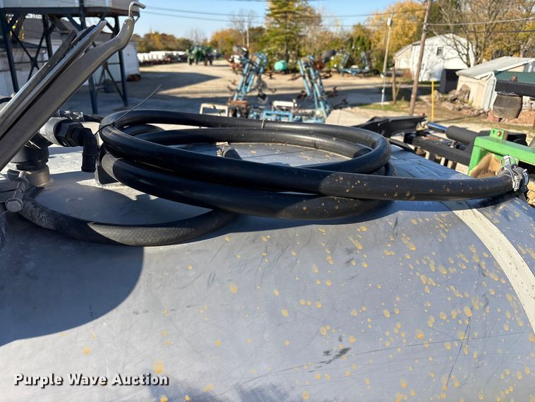 image for item FK1007 2011 John Deere 4830 sprayer