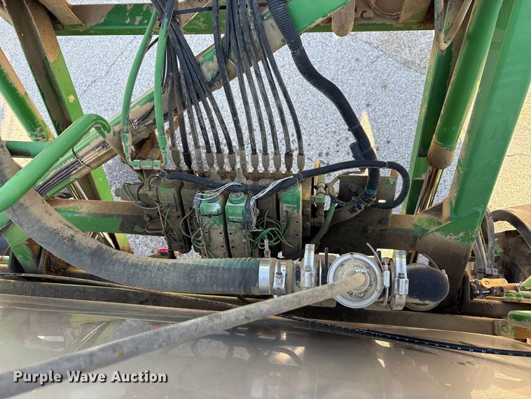 image for item FK1007 2011 John Deere 4830 sprayer