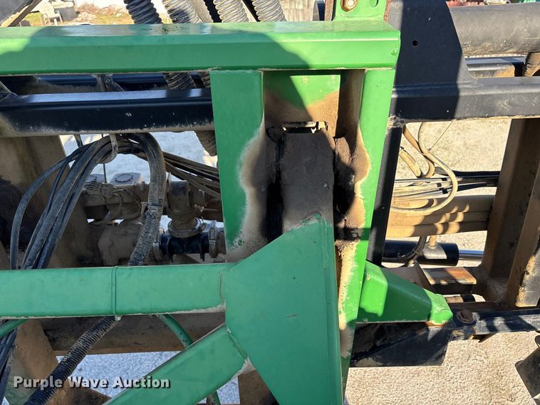 image for item FK1007 2011 John Deere 4830 sprayer