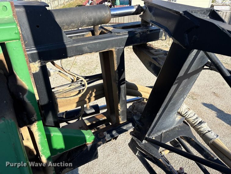 image for item FK1007 2011 John Deere 4830 sprayer