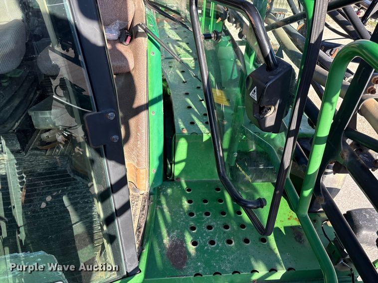 image for item FK1007 2011 John Deere 4830 sprayer