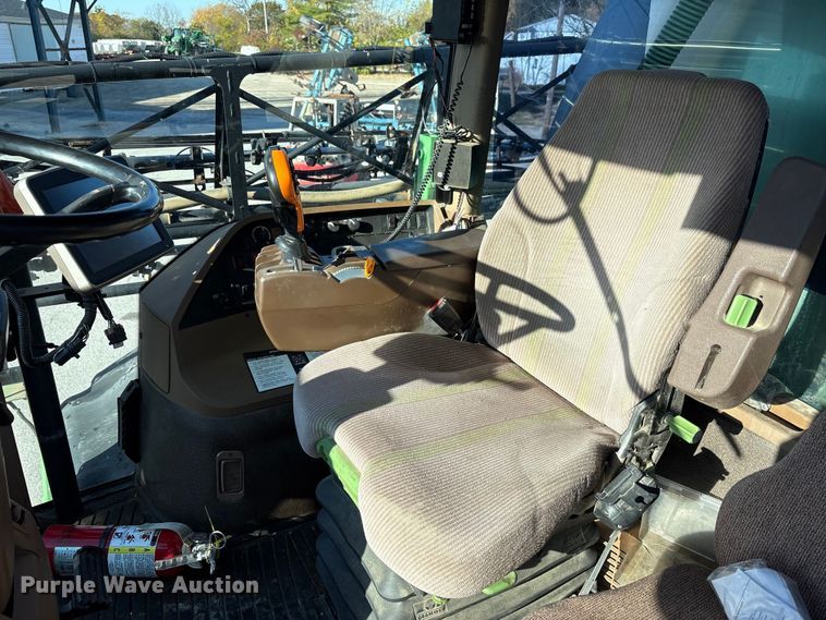 image for item FK1007 2011 John Deere 4830 sprayer