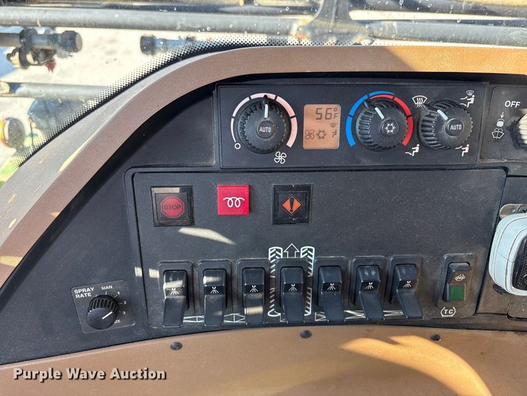 image for item FK1007 2011 John Deere 4830 sprayer