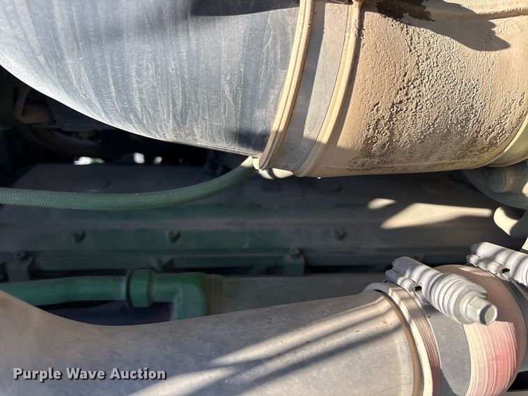 image for item FK1007 2011 John Deere 4830 sprayer