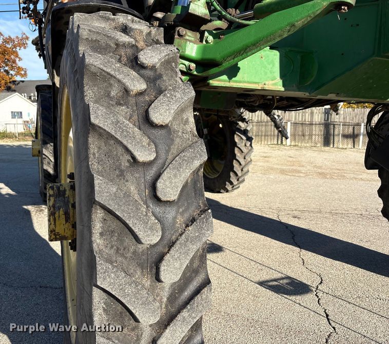 image for item FK1007 2011 John Deere 4830 sprayer