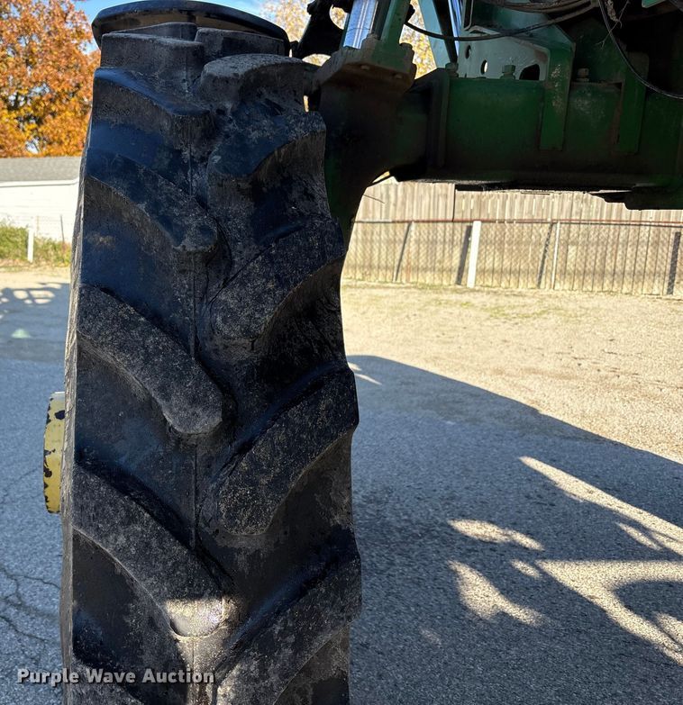 image for item FK1007 2011 John Deere 4830 sprayer