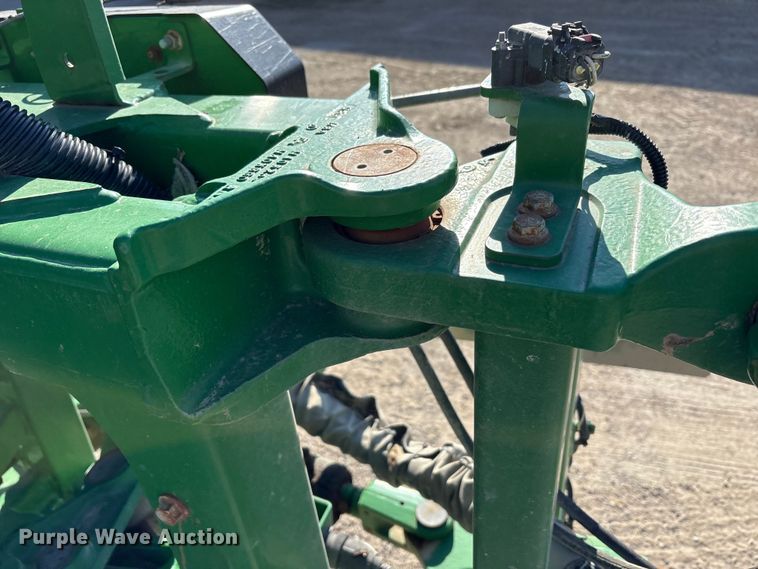 image for item FK1008 2016 John Deere R4038 sprayer