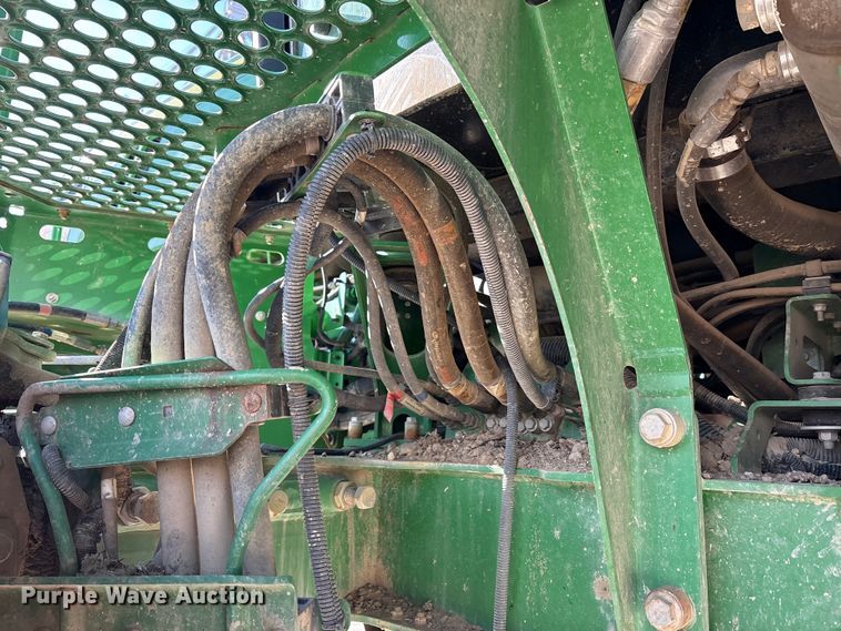 image for item FK1008 2016 John Deere R4038 sprayer