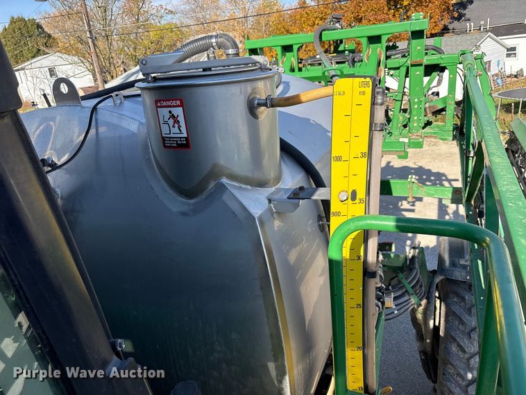 image for item FK1008 2016 John Deere R4038 sprayer