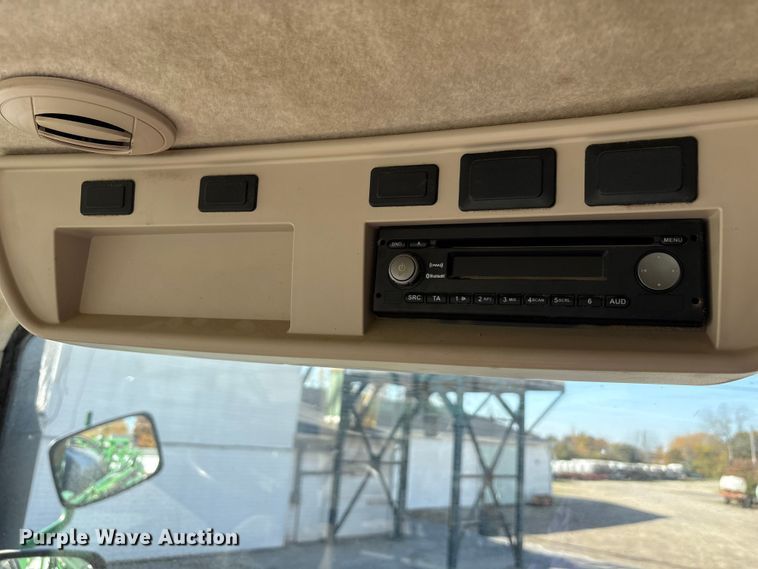 image for item FK1008 2016 John Deere R4038 sprayer