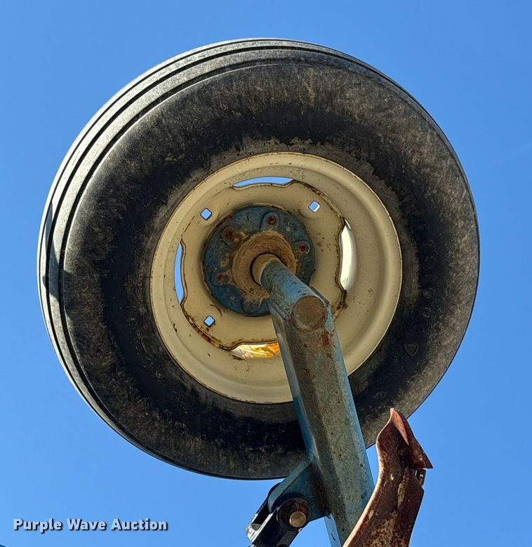 image for item FK1009 AG Systems Nitromaster 7200 NH3 applicator