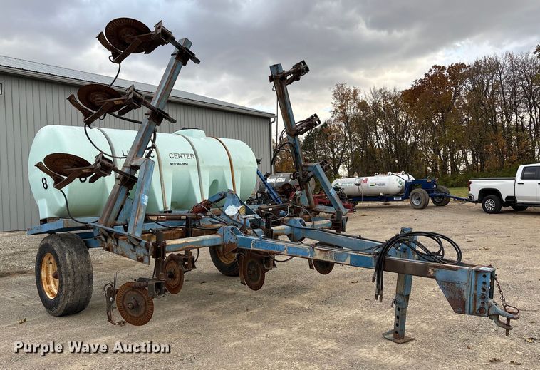 image for item FK1013 AG Systems 6200 NH3 applicator