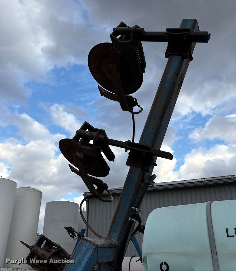 image for item FK1013 AG Systems 6200 NH3 applicator