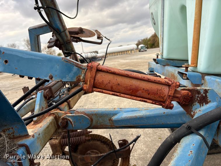 image for item FK1013 AG Systems 6200 NH3 applicator