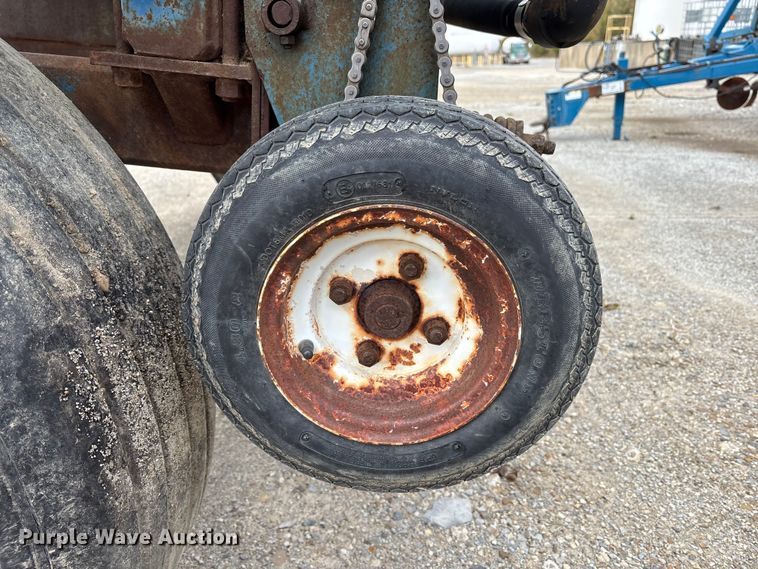 image for item FK1013 AG Systems 6200 NH3 applicator