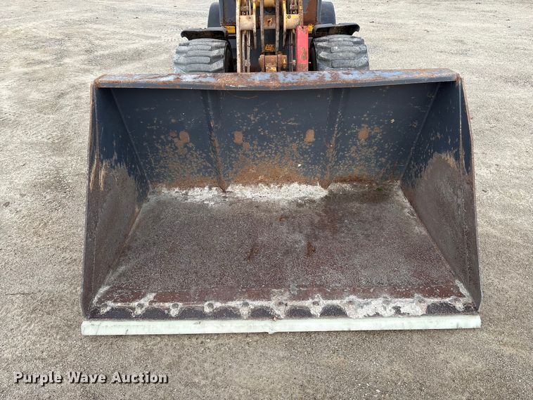 image for item FK1016 2011 Gehl AL540 wheel loader