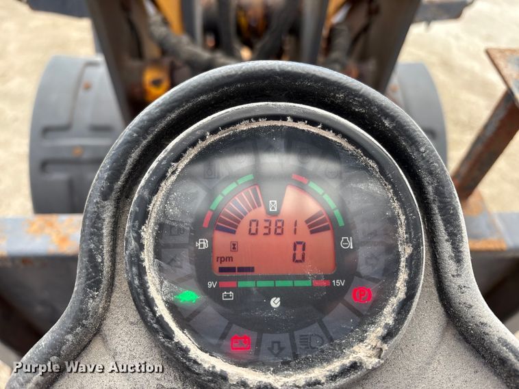 image for item FK1016 2011 Gehl AL540 wheel loader