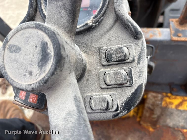 image for item FK1016 2011 Gehl AL540 wheel loader