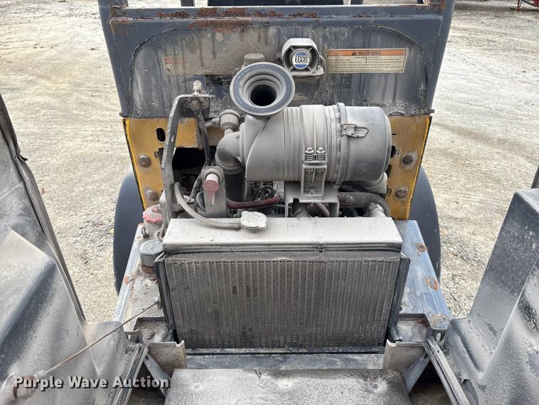 image for item FK1016 2011 Gehl AL540 wheel loader