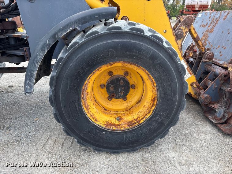 image for item FK1016 2011 Gehl AL540 wheel loader
