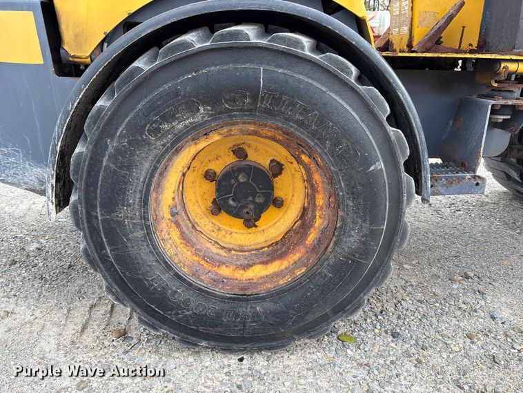 image for item FK1016 2011 Gehl AL540 wheel loader