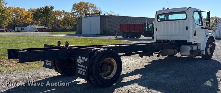 image for item FK1017 2005 Freightliner M2 106 truck cab and chassis